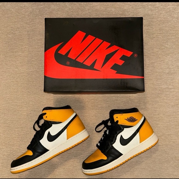 Jordan 1 Retro High OG -Size 4.5Y - Picture 3 of 11